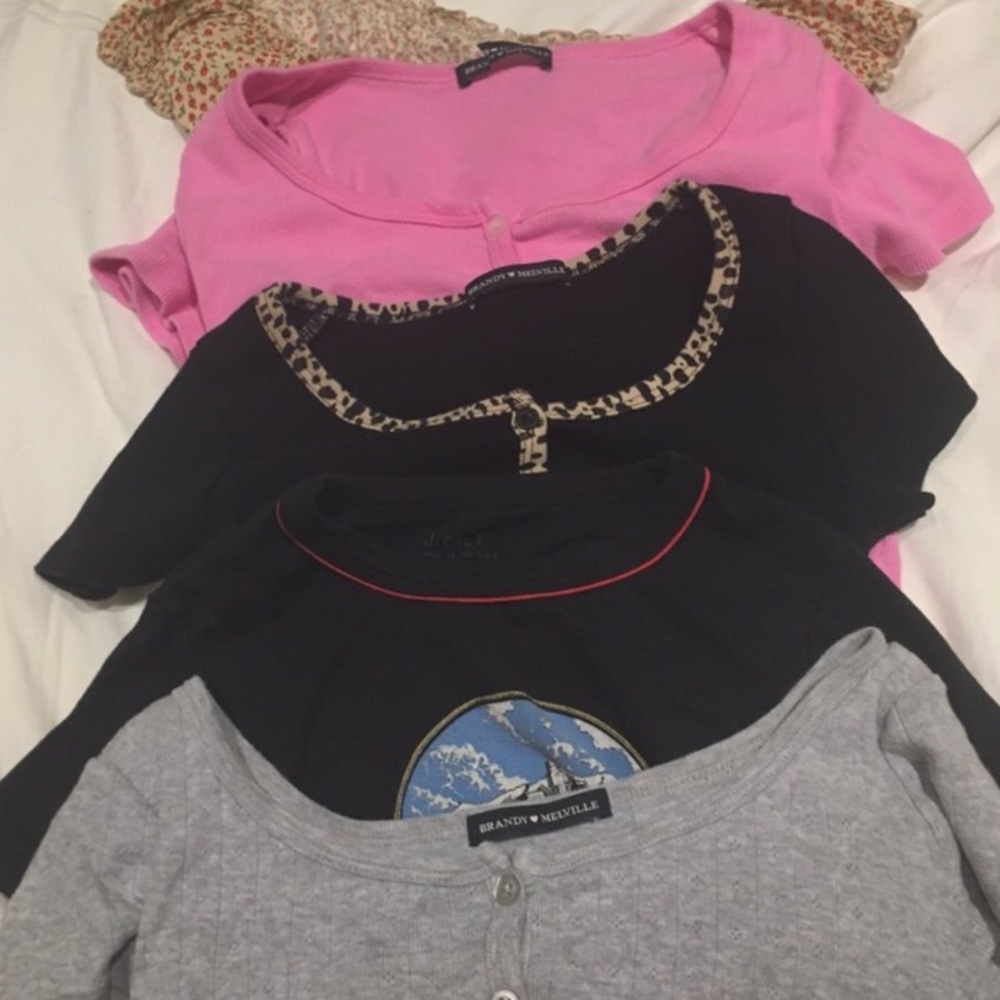 2 PIECE Brandy Melville Mystery Box📦👼🏼